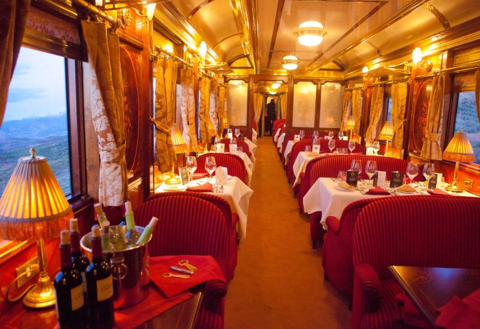 Coche restaurante Tren Al-Ándalus